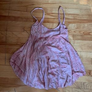 Adorable tie dye flowy dress